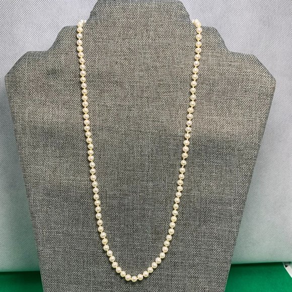 21" Ivory Faux 4cm Pearl Necklace. Individually Knotted. Silk Strand. (167) - Picture 1 of 4